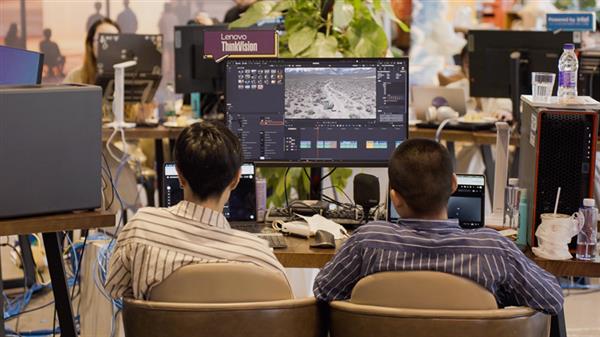 2小时高强度电影创作后台的“美术主创”澳门新葡京入口联想AI电影季直击｜7(图2)